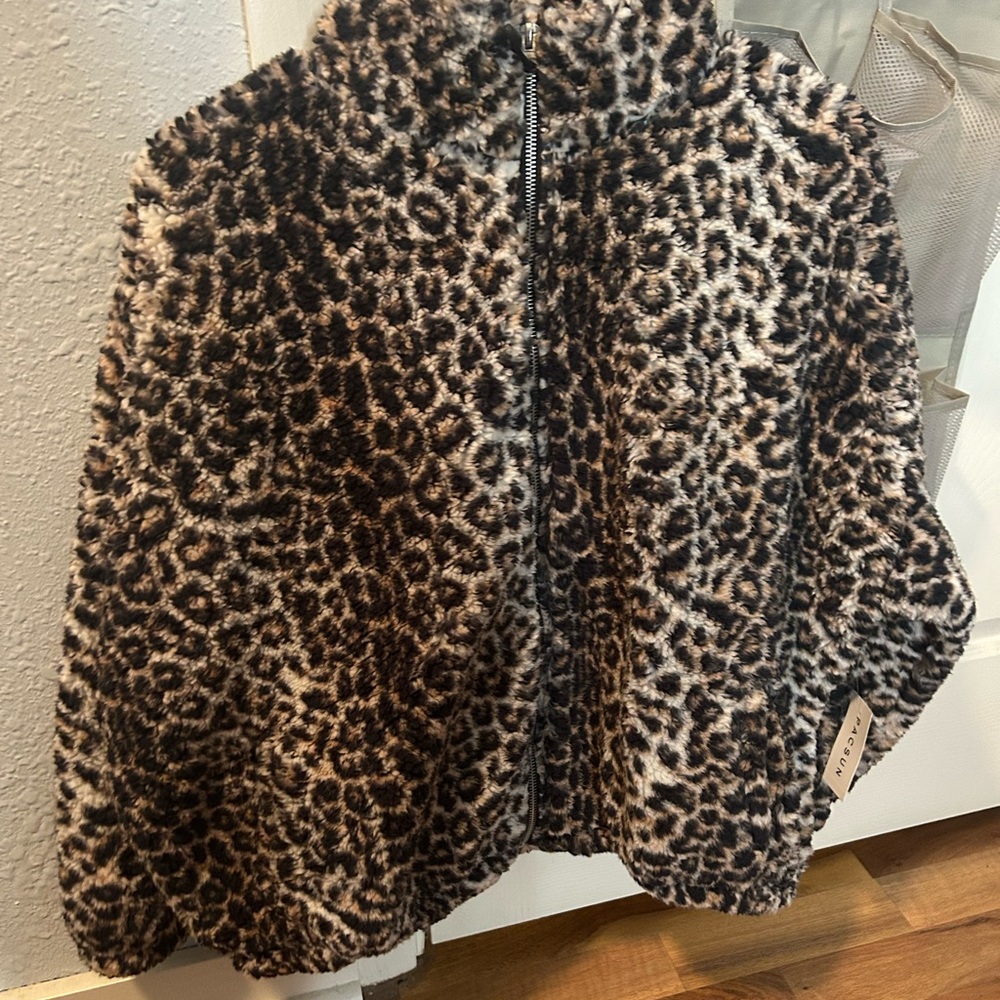 PacSun Black and Cream Fleece Jacket